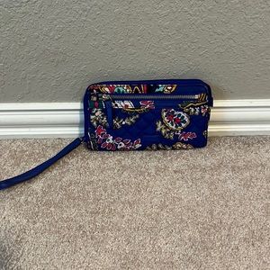 Vera Bradley wristlet!!